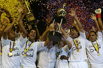 El Once Caldas celebrando su triunfo en la Liga de Colombia