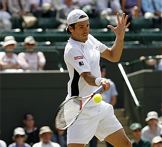 Tomy Haas durante un partido en Wimbledon.