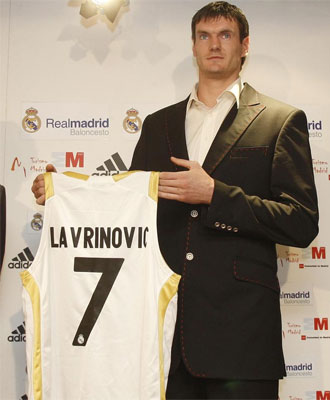Lavrinovic, el nuevo siete blanco.