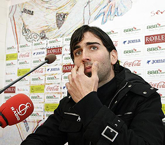 Crespo durante una rueda de prensa en Sevilla