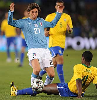 Pirlo durante el Italia-Brasil de la Copa Confederaciones.
