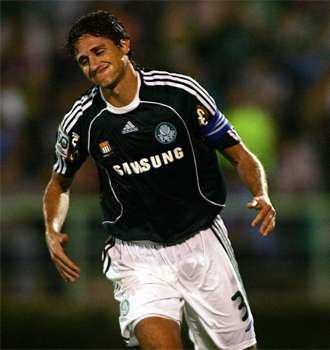Edmilson, en un partido con el Palmeiras
