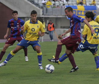 UD Las Palmas, en un partido frente al Huesca