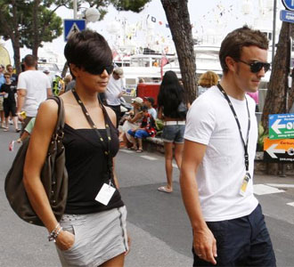 Fernando Alonso pas el sbado en Mnaco disfrutando del Tour junto a su mujer
