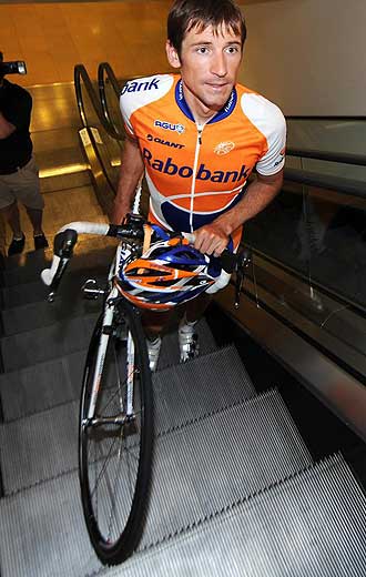 Menchov en una de las fotos de la presentacin de Rabobank para el Tour