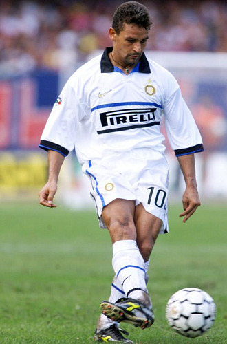 Roberto Baggio, en un partido con el Inter.