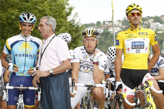 Bahamontes celebr su 81 cumpleaos en la sexta etapa del Tour.
