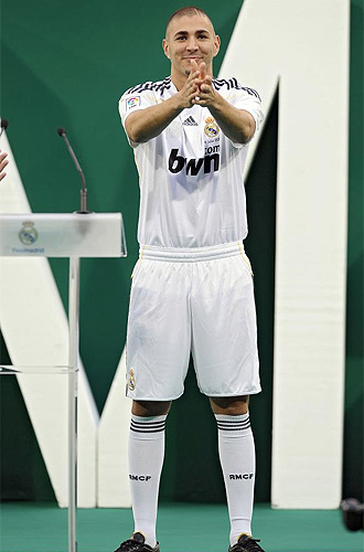 Benzema durante su presentacin como madridista.