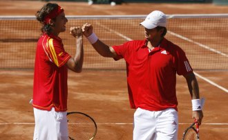 Feliciano Lopez y Fernando Verdasco se animan en el duelo de dobles.