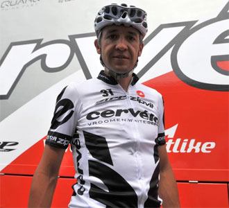 Carlos Sastre, antes del inicio de una etapa en esta edicin del Tour de Francia