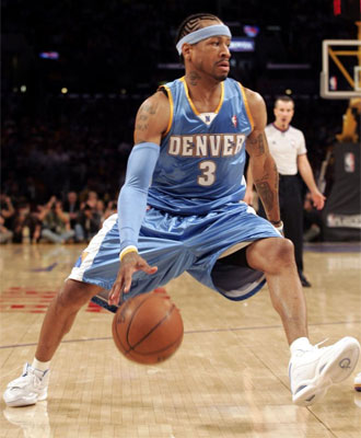Iverson en su etapa de jugador de los Nuggets.