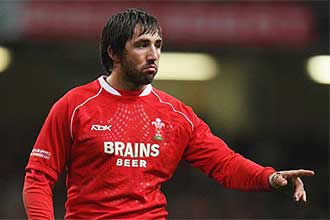 Gavin Henson seguir jugando al rugby con los Ospreys y con la seleccin de Pas de Gales... si le llama
