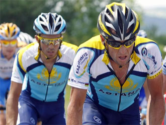 Contador y Armstrong en una etapa del Tour.
