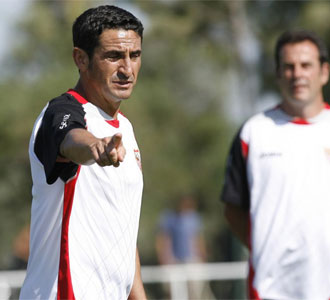 Manolo Jimnez, en un entrenamiento de esta pretemporada con el Sevilla