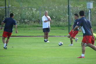 Manzano, en un entrenamiento con el equipo