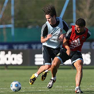 Battaglia y Gago en un entrenamiento de la selección argentina.