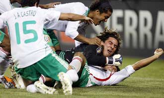 La selección mexicana celebra su clasificación a la final de la Copa de Oro