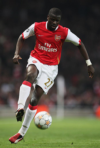 Ebou jugando con el Arsenal