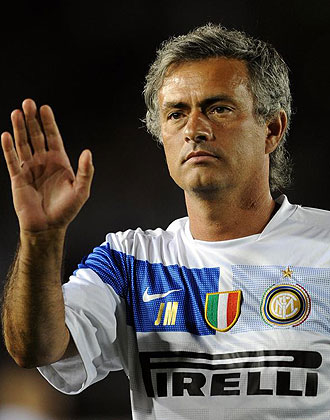 Mourinho dirige al Inter de Miln durante un entrenamiento