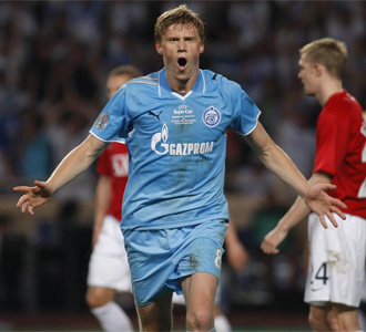 Pavel Pogrebnyak celebra un gol ante el Manchester United en la final de la Supercopa de Europa