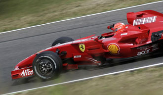 Michael Schumacher, al mando del Ferrari 2007 con el cual rodó 70 vueltas al circuito de Muguello