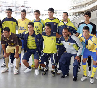 Presentacin de la nueva equipacin de Las Palmas para la prxima temporada en la Liga Adelante