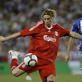 Fernando Torres durante un partido con el Liverpool
