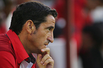 El entrenado del Sevilla espera que su equipo pueda aspirar a las tres competiciones