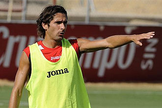 Julien Escud hace un gesto durante un entrenamiento de pretemporada del Sevilla.