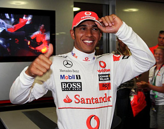 Hamilton, feliz, tras ganar el GP de Hungra