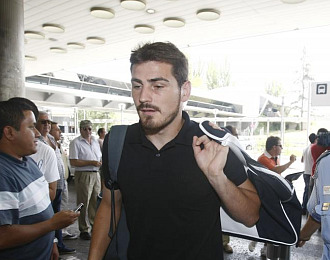 Iker Casillas a su llegada a Barajas para viajar a Dortmund