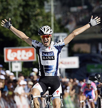 Lars Bak celebra su victoria en la quinta etapa del Tour Eneco.