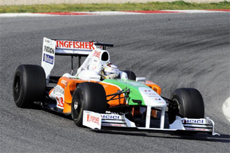Giancarlo Fisichella rueda con su Force India.