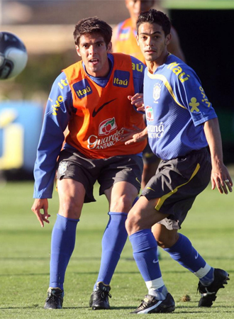 Kak y Josu durante un entrenamiento de Brasil.