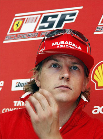 Kimi Raikkonen, en el 'box' de Ferrari.