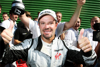 Barrichello celebra su victoria en el G.P. de Europa.