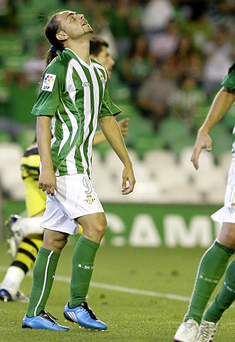 Sergio Garca se lamenta de una ocasin fallada ante el Crdoba en el partido de la Copa del Rey