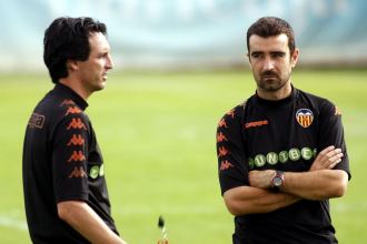 Unai Emery y Juan Carlos Carcedo, durante un entrenamiento del Valencia.