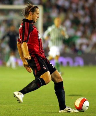 Ambrosini, en un partido con el Milan.