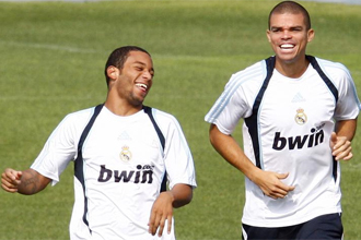 Marcelo y Pepe, durante un entrenamiento del Madrid