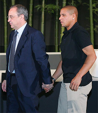 ¿Cuánto mide Roberto Carlos? (futbolista) - Altura - Real height 1252945431_0