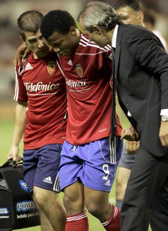 Uche se marcha lesionado del Sevilla-Zaragoza.