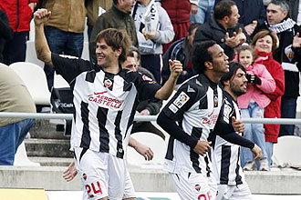 Gari Uranga celebra un gol del Castelln la pasada temporada, junto a Nsue y Mario Rosas, que ya no siguen en el club... eran tiempos mejores