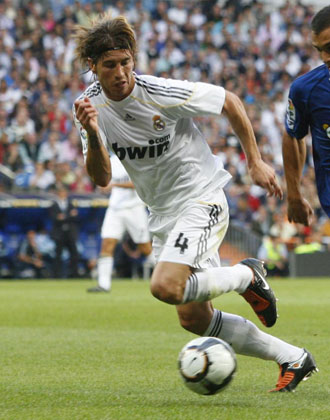 Sergio Ramos regresó al Bernabéu tras tres meses lesionado.