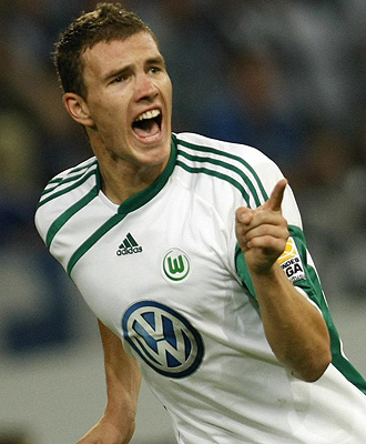 Dzeko, durante un partido contra el Wolfsburgo