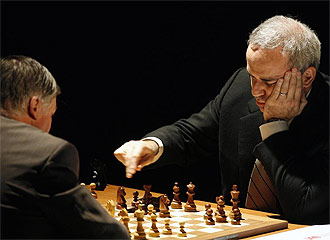 Kasparov mueve ficha ante Karpov
