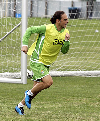 Sergio Garca, en un entrenamiento del Betis.