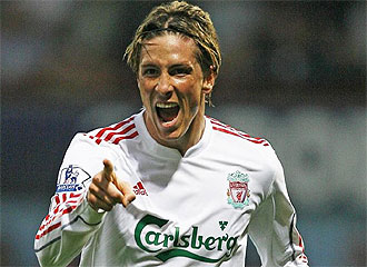 Fernando Torres celebra un gol.