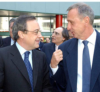 Cruyff y Florentino Pérez en 2003