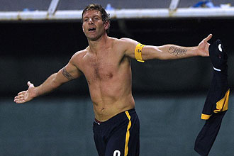 Palermo celebrando su gol contra Vélez